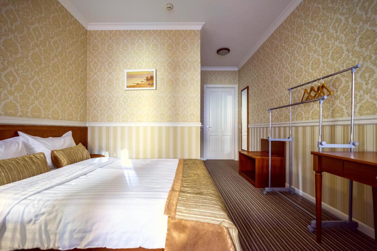 Consul Hotel Консул Odessa Esterno foto