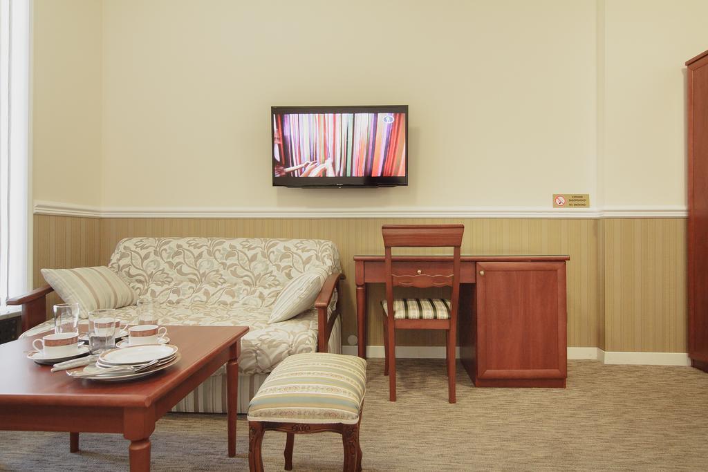 Consul Hotel Консул Odessa Esterno foto