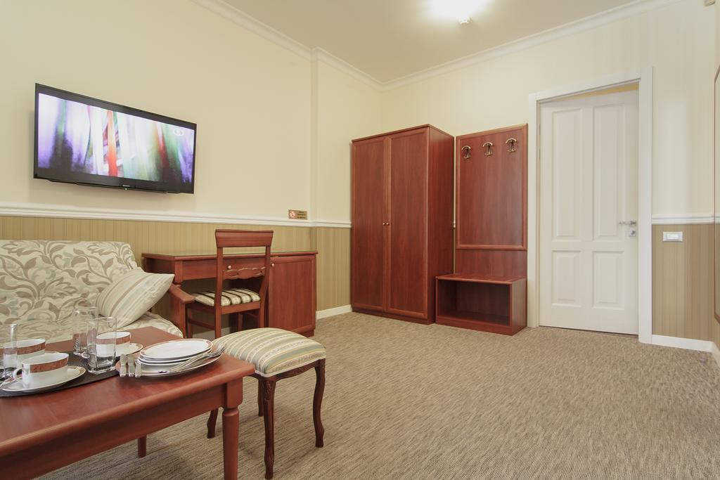 Consul Hotel Консул Odessa Esterno foto