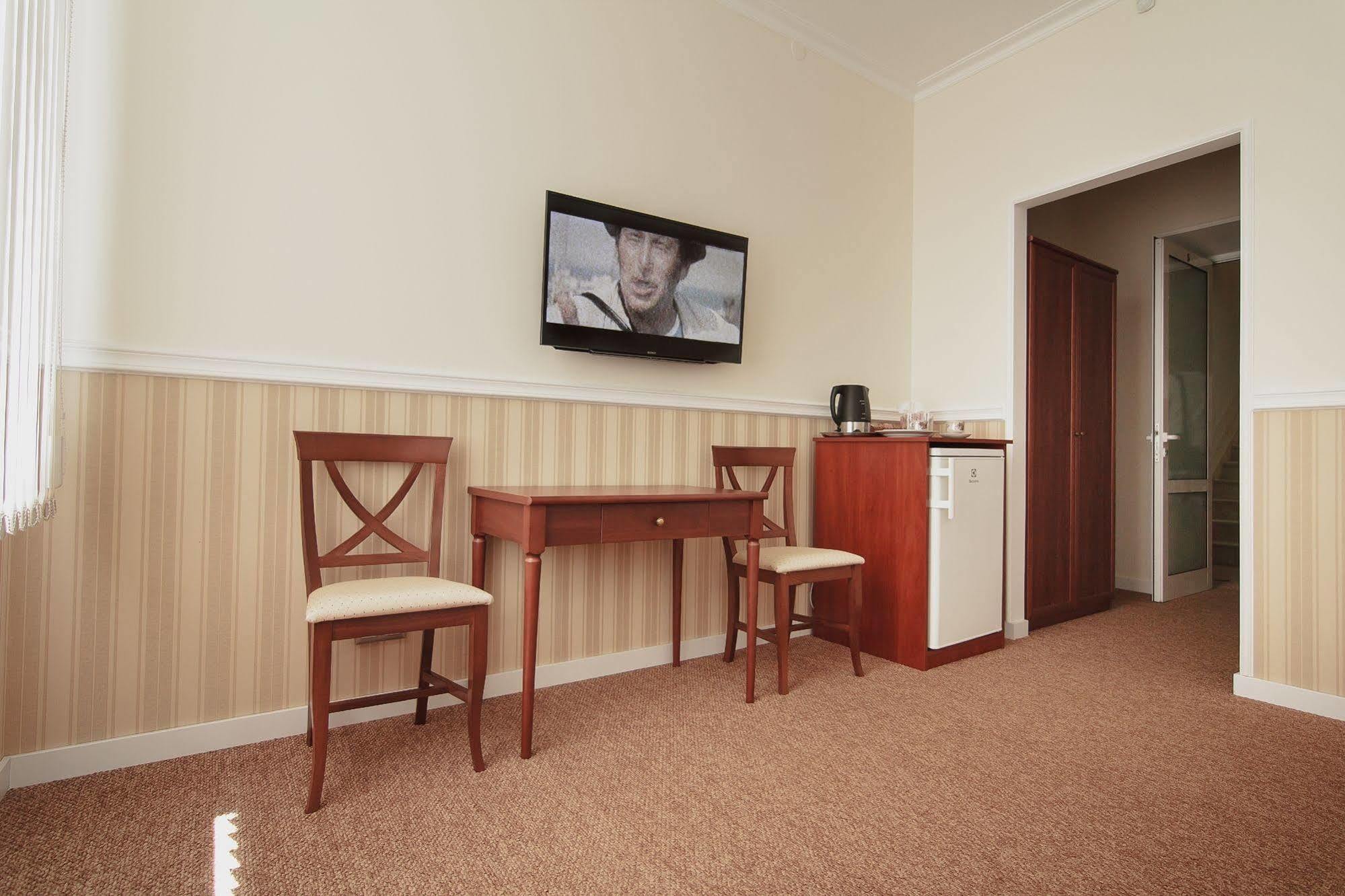 Consul Hotel Консул Odessa Esterno foto