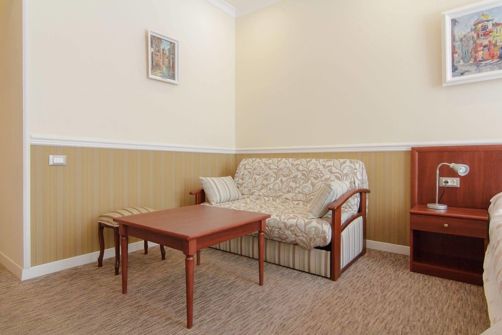Consul Hotel Консул Odessa Esterno foto