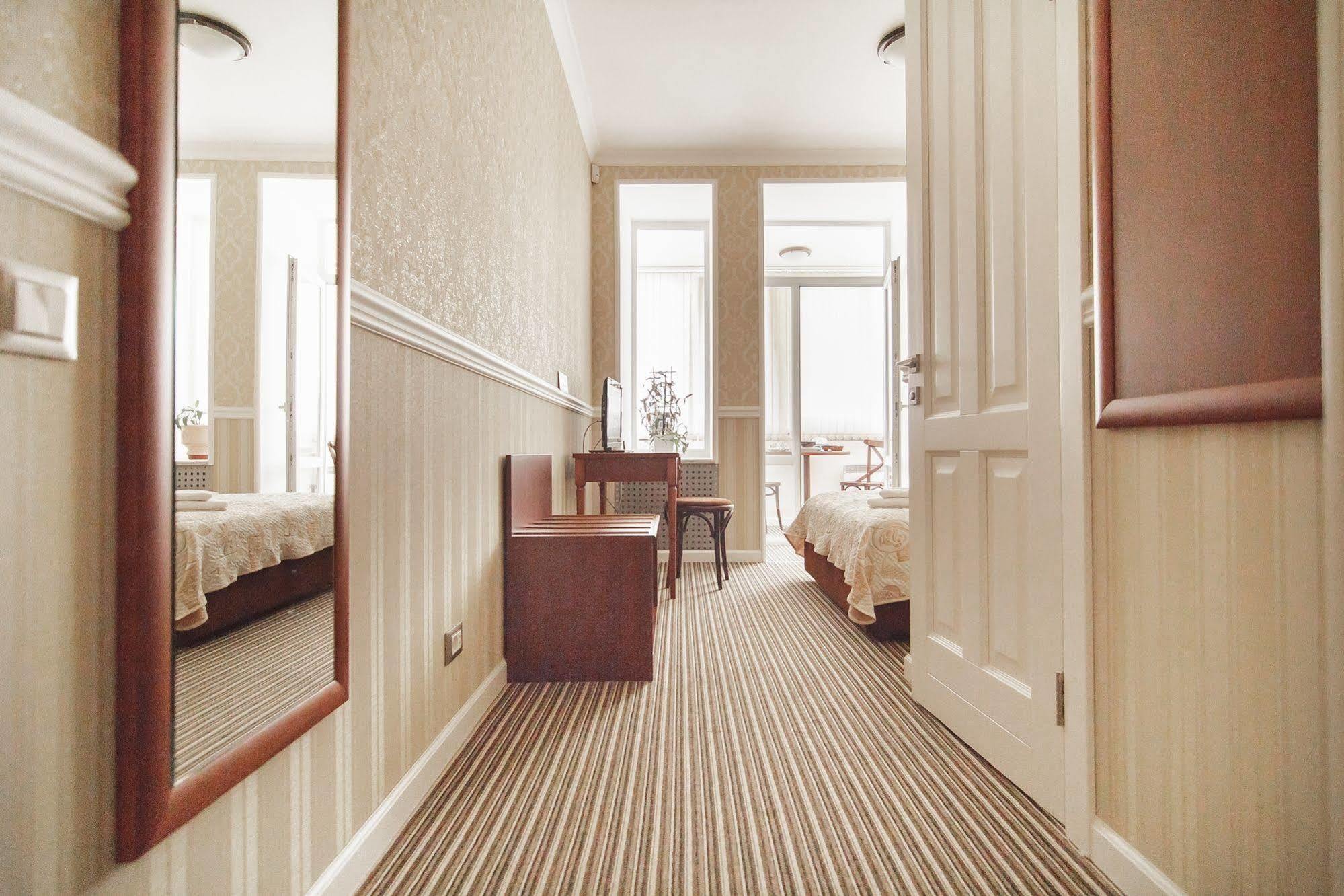 Consul Hotel Консул Odessa Esterno foto